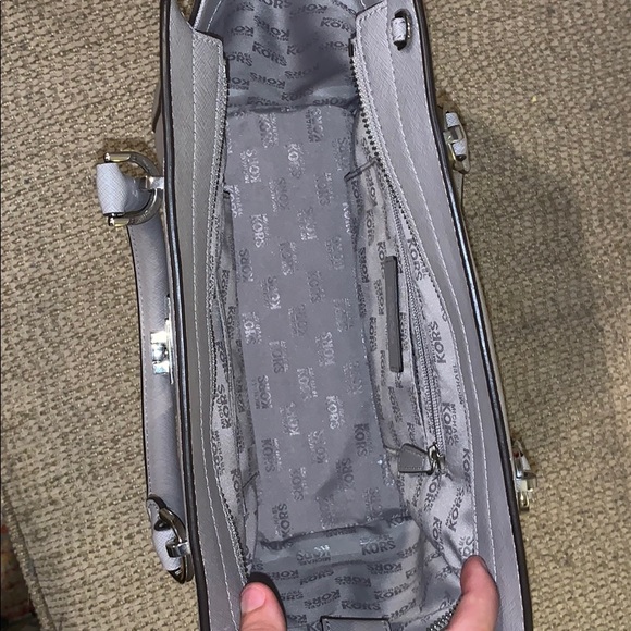 Michael Kors Handbag. - Picture 5 of 6